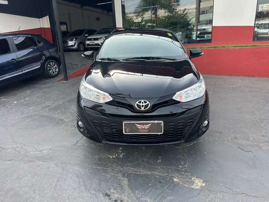 TOYOTA-YARIS-2018