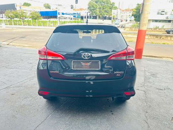 TOYOTA-YARIS-2018