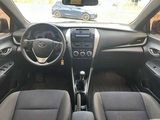 TOYOTA-YARIS-2018