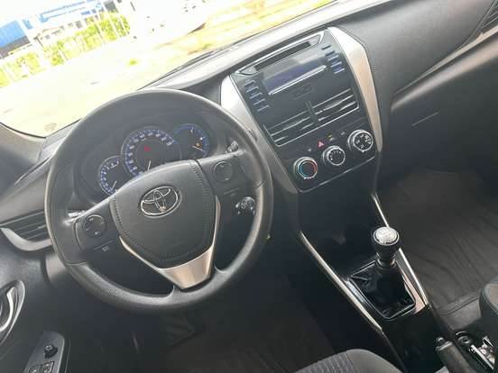 TOYOTA-YARIS-2018