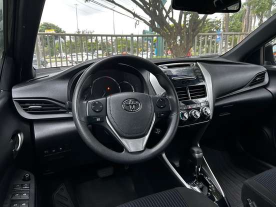 TOYOTA-YARIS-2018