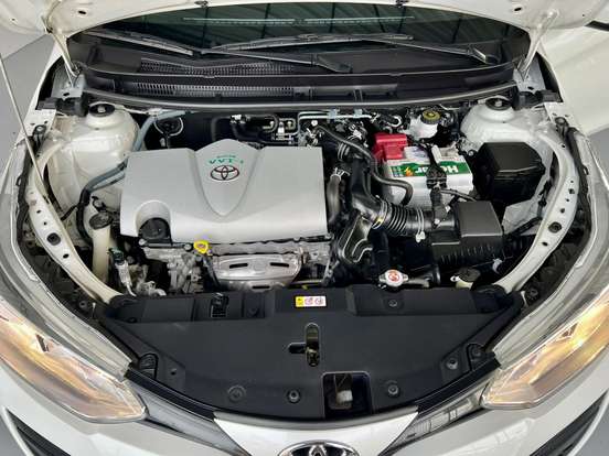 TOYOTA-YARIS-2019