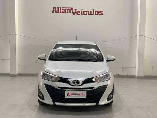 TOYOTA-YARIS-2019