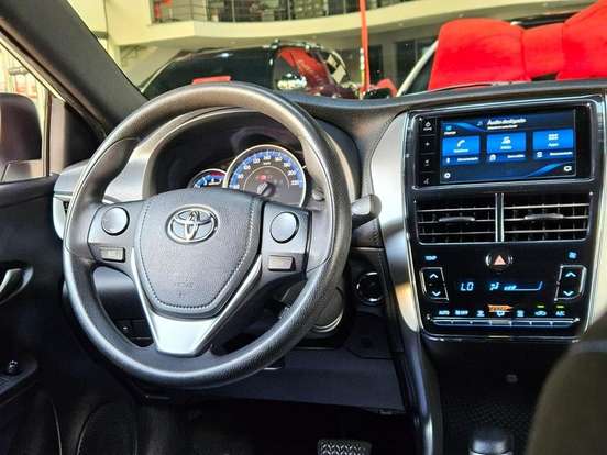 TOYOTA-YARIS-2020