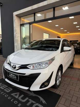 TOYOTA-YARIS-2019