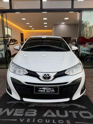 TOYOTA-YARIS-2019