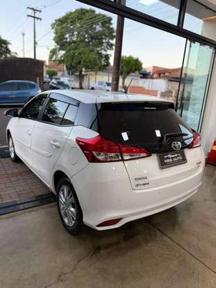 TOYOTA-YARIS-2019