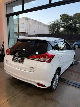 TOYOTA-YARIS-2019