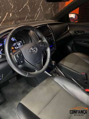 TOYOTA-YARIS-2023