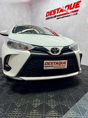 TOYOTA-YARIS-2024