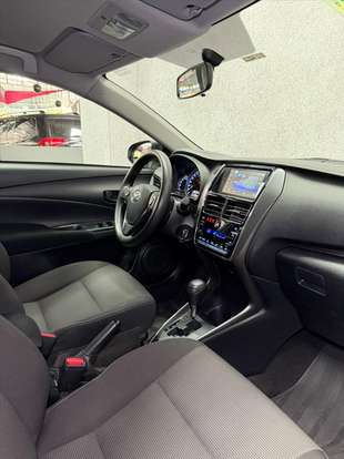 TOYOTA-YARIS-2024
