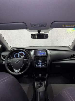 TOYOTA-YARIS-2024
