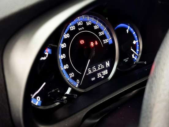 TOYOTA-YARIS-2024
