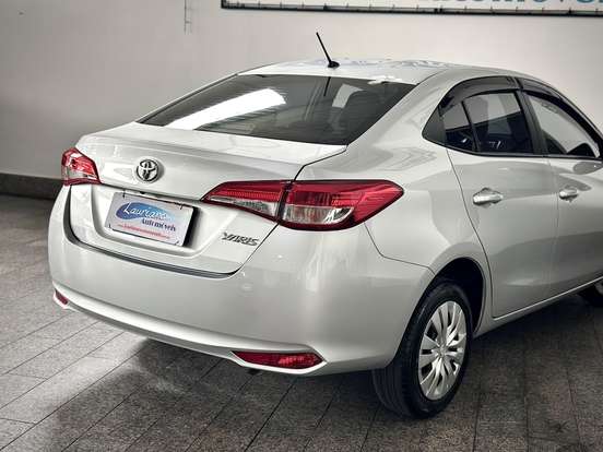 TOYOTA-YARIS-2024