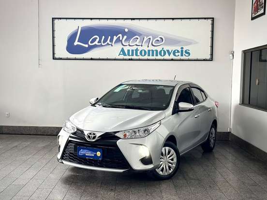 TOYOTA-YARIS-2024