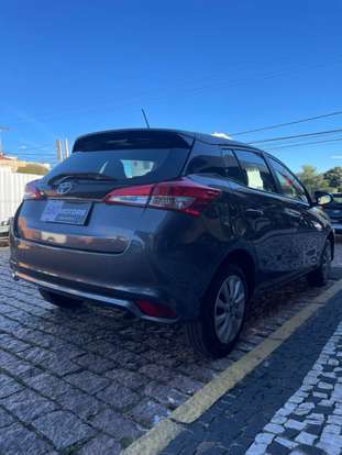TOYOTA-YARIS-2024