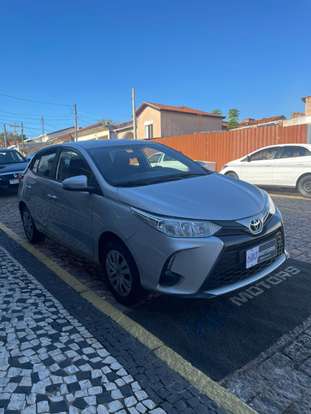 TOYOTA-YARIS-2024