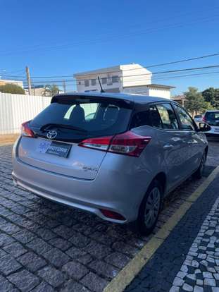 TOYOTA-YARIS-2024