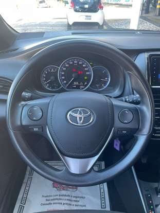 TOYOTA-YARIS-2024