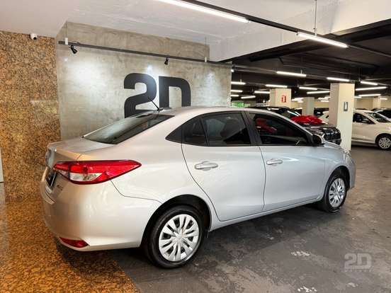 TOYOTA-YARIS-2024