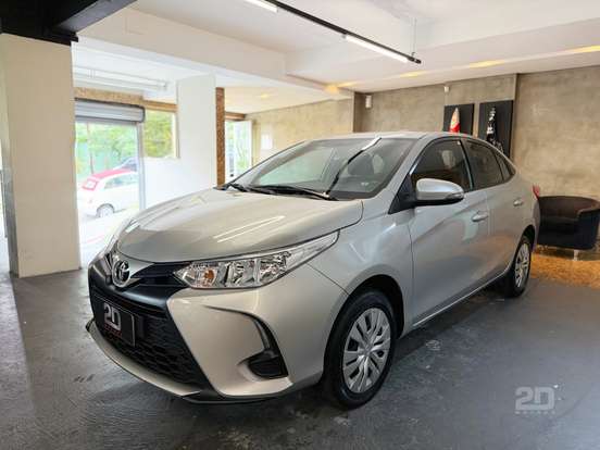 TOYOTA-YARIS-2024