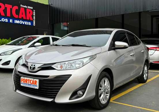 TOYOTA-YARIS-2019