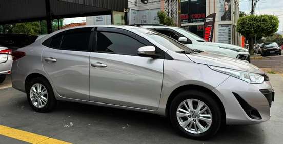 TOYOTA-YARIS-2019