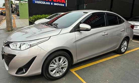 TOYOTA-YARIS-2019