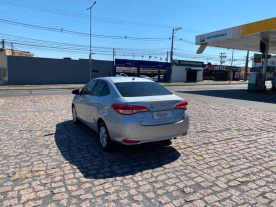 TOYOTA-YARIS-2019