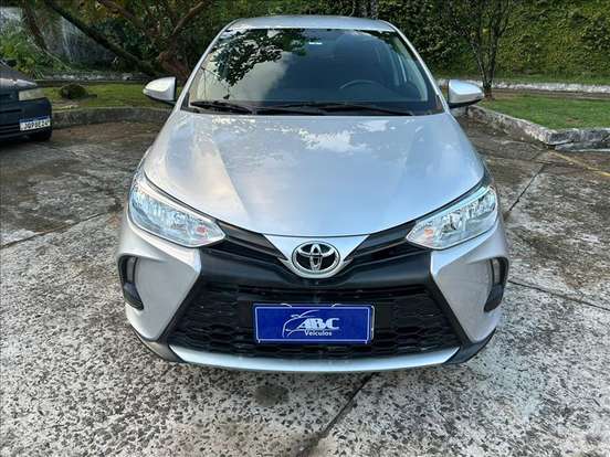 TOYOTA-YARIS-2024