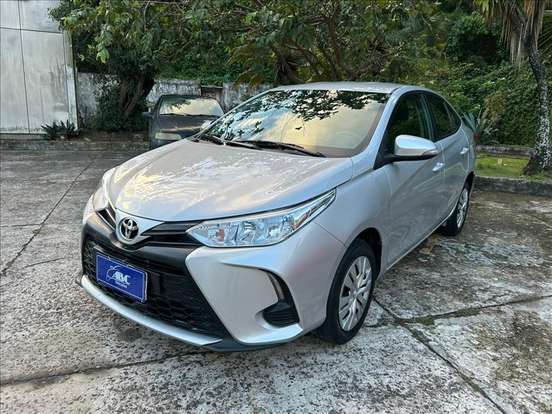 TOYOTA-YARIS-2024