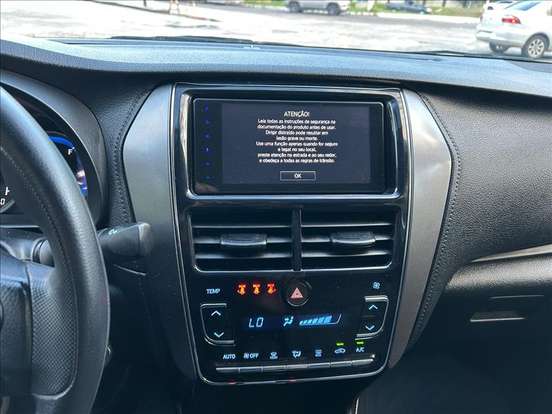 TOYOTA-YARIS-2024