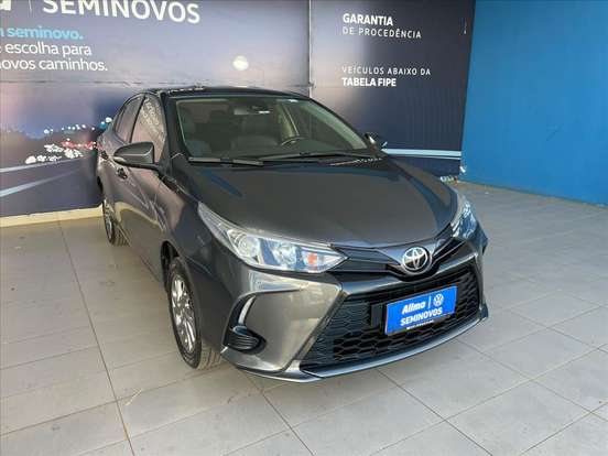 TOYOTA-YARIS-2023