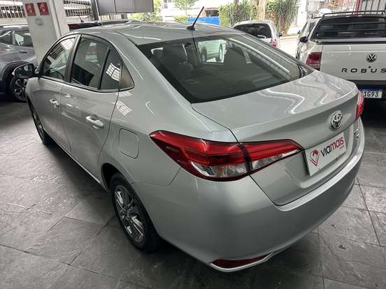 TOYOTA-YARIS-2020
