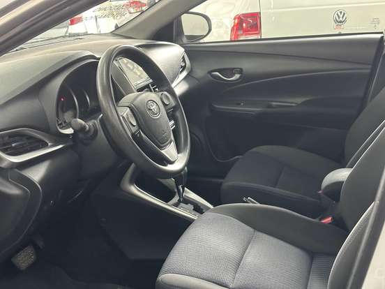 TOYOTA-YARIS-2020