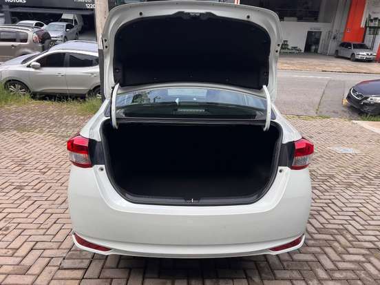 TOYOTA-YARIS-1.5 16V FLEX SEDAN XL PLUS TECH MULTIDRIVE TOYOTA-YARIS-2019