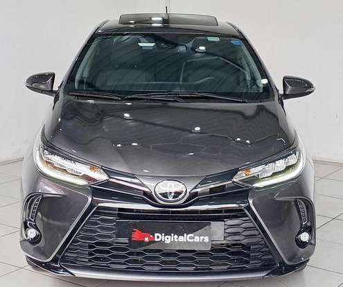 TOYOTA-YARIS-2022