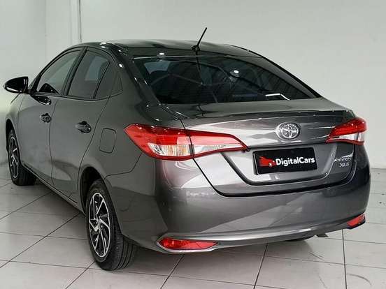 TOYOTA-YARIS-2022
