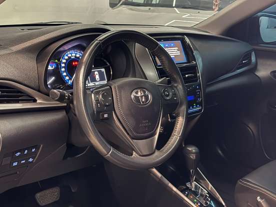 TOYOTA-YARIS-2022