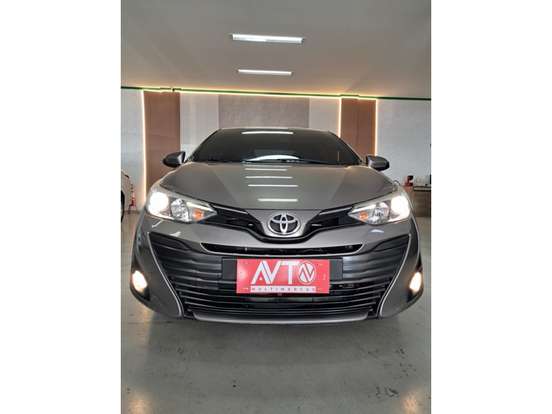 TOYOTA-YARIS-2019