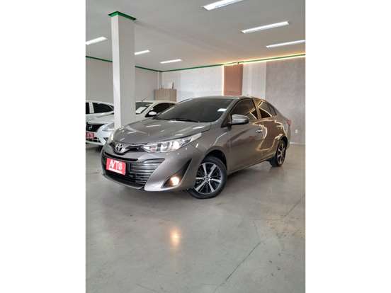 TOYOTA-YARIS-2019