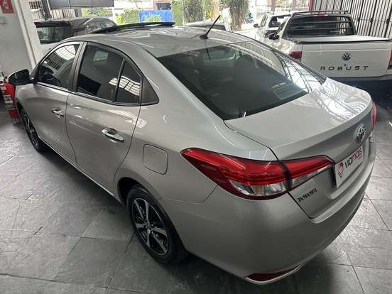 TOYOTA-YARIS-2019