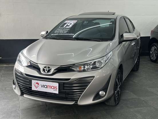 TOYOTA-YARIS-2019