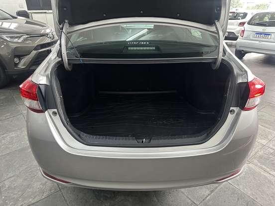 TOYOTA-YARIS-2019