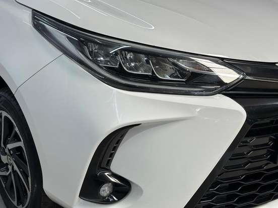 TOYOTA-YARIS-2023