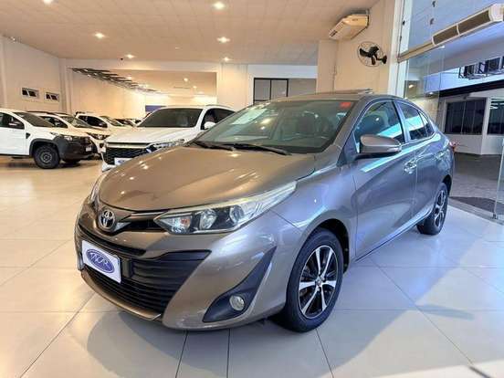 TOYOTA-YARIS-2018