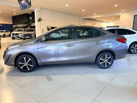 TOYOTA-YARIS-2018