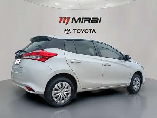 TOYOTA-YARIS-2022