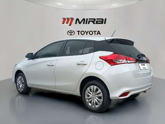 TOYOTA-YARIS-2022