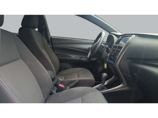 TOYOTA-YARIS-2022